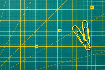 The concept of accessories for patchwork, mat cutting