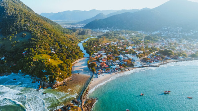 Praia da Arma&ccedil;&atilde;o - Florian&oacute;polis