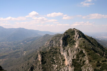 Fototapeta na wymiar Mountain landscape with a view of the peak