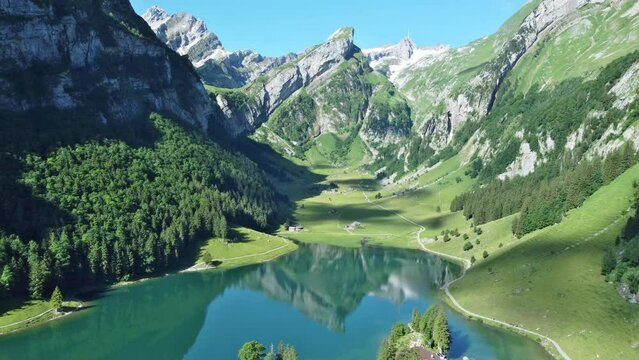 Appenzell, Schweiz: Panorama des malerischen Seealpsees