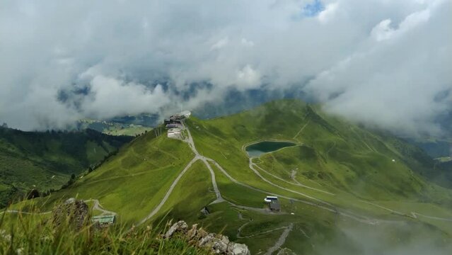 Kleinwalsertal, &Ouml;sterreich: Nebelschwaden in den Alpen