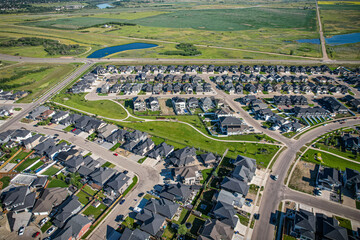 Fototapeta premium Sweeping Aerial View of Evergreen, Saskatoon, Saskatchewan