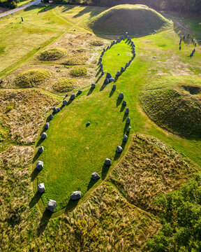 Stone ships. The Anundsh&ouml;g area and the Badelunda ridge are one of Sweden's foremost ancient sites (500-1050 AD)