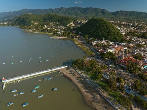 Life around the largest freshwater lake in Mexico, Lake Chapala