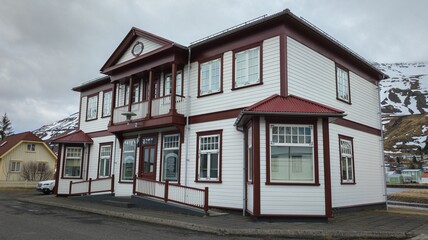 Fototapeta na wymiar Colorful house in the village of Seydisfjordur in Iceland