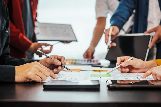 UI, UX designers developers Group team meeting often fill variety of roles in prototyping, product development and adds new ideas to mix, helps set stage for better collaboration during build phase.