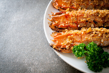 Fried Mantis Shrimp with Garlic