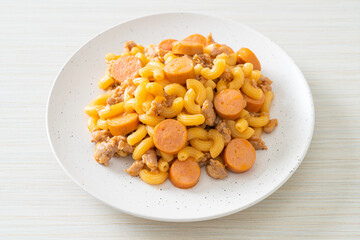 macaroni sausage and minced pork