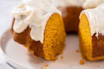 Pumpkin bunt cake