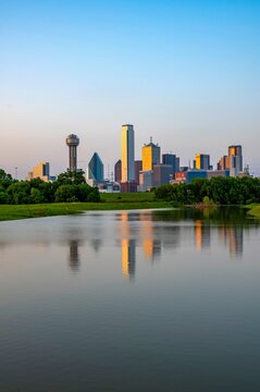Springtime Serenity: 4K Image of Dallas, Texas, Viewed from the Tranquil Trinity River