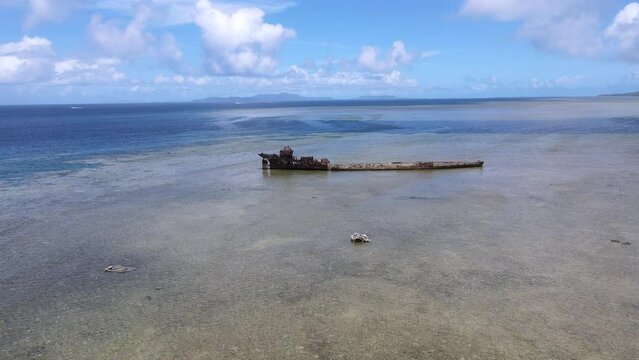 西表島にある座礁船のドローン映像