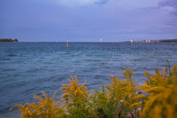 Bodensee. abends am Ufer bei Konstanz