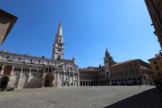 Modena, Emilia Romagna, Italy, Ghirlandina tower and Unesco cathedral on the Piazza Grande (Big Square), historical city center, touristic place