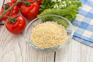 Raw sesame seeds in the bowl