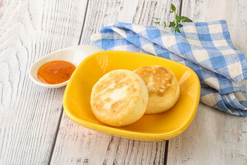 Baked cheesecakes with fruit jam