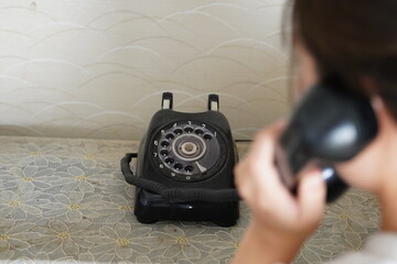 昔ながの黒電話