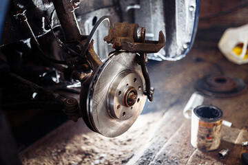 brake repair, brake disc installation.