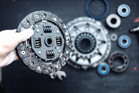 car transmission clutch kit. disc and clutch basket.
