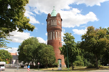 Fototapeta na wymiar Der Wasserturm in Salzwedel