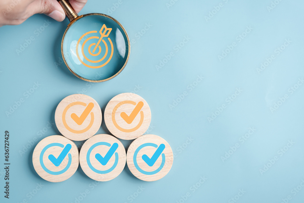 Aufkleber Checklist Quality Target Objective management with improvement for QA and Quality Control or QC and improvement. Standardization, certification. Compliance to regulations service and standards.