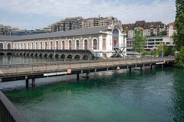 Naklejka premium View of Rhone River and city of Geneva, Switzerland