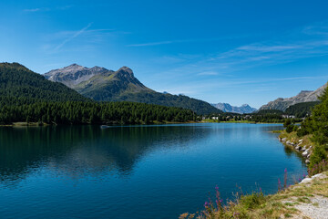 Fototapeta na wymiar Landscape of Lake Silvaplana in Switzerland