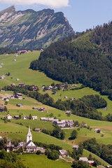 Fototapeta na wymiar Swiss Village - Geo Weg - Ziegelbrücke und Amden