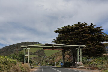 Memorial arch at Eastern View across the National Heritage listed, 243 km long Great Ocean Road....