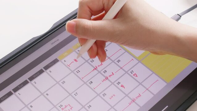 Four-day workweek flextime job career plan take day off time planner. 4 day a week workday future workforce happy work life balance hybrid workplace write date timeline on digital tablet table desk.