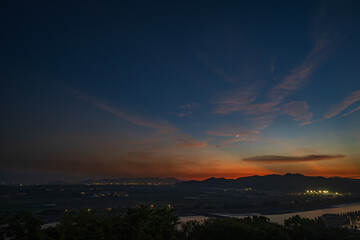 日本の岡山県笠岡市の美しい夕焼け
