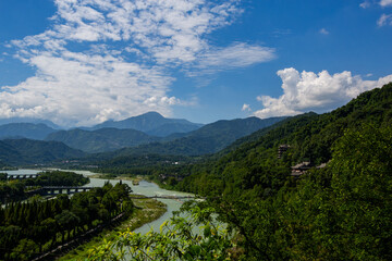 Fototapeta na wymiar view of the lake, Dujiangyan chengdu