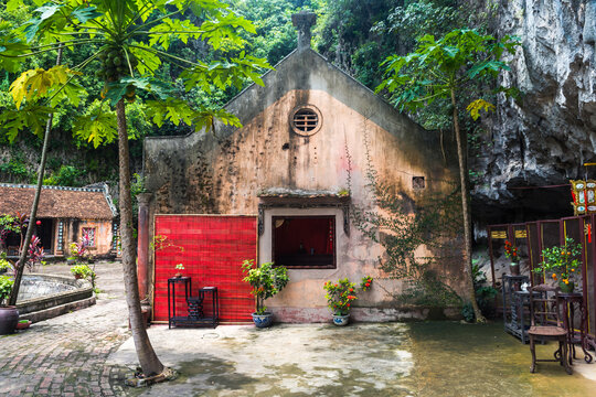 hoa lu ancient capital in ninh binh, vietnam