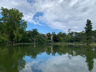 Fototapeta na wymiar Lac inférieur au Bois de Boulogne à Paris