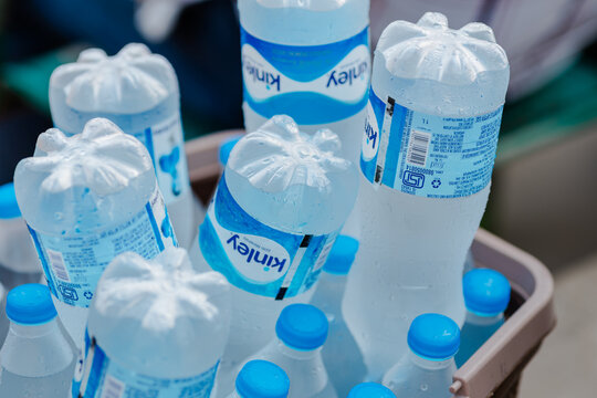 Kinley water 