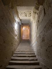 Escalier d'église médiéval sur l'ile de Maguelone