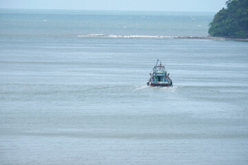 Obraz premium fishing boat in the sea.