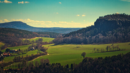 Fototapeta na wymiar Elbsandsteingebirge - Sächsische Schweiz - Deutschland - Sachsen - Gebirge - Berg - Berge - Fels - Beautiful