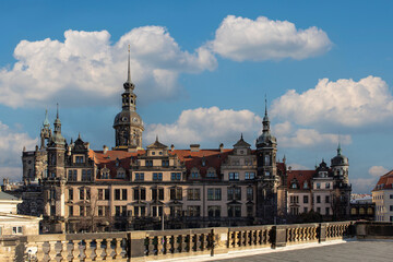 Front des Dresdener Stadtschloss mit Schlosskirche