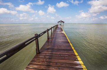 Fototapeta premium Boardwalk on the beach