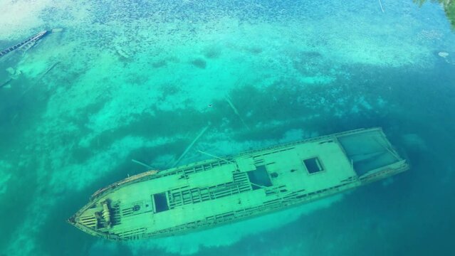  Tobermory, 4K Drone close up shot of Shipwreck , Bruce Peninsula, Ontario, Canada