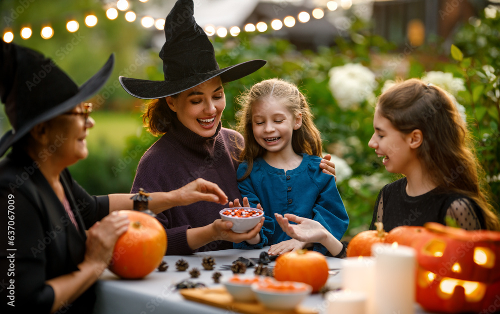 Wall mural family preparing for halloween