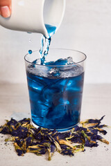butterfly pea tea with lemon