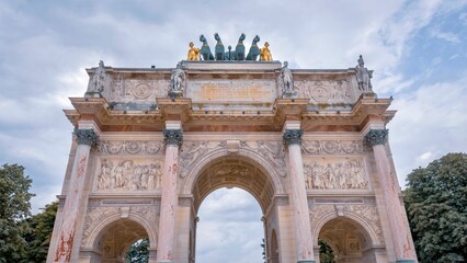 Fototapeta na wymiar Close-up shot of the iconic Arc de Triomphe located in Paris, France