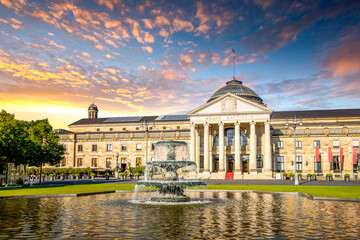 Fototapeta premium Kurhaus, Wiesbaden, Hessen, Deutschland 