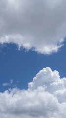 夏の青空と白い雲