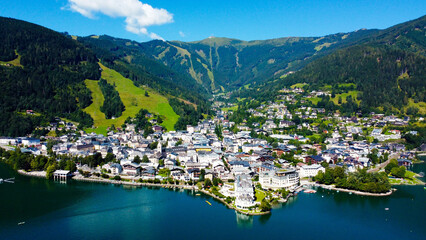 Fototapeta na wymiar Zell am See, lake, mountains, Austria
