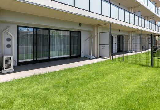 専用庭のあるマンション（日本の住宅）