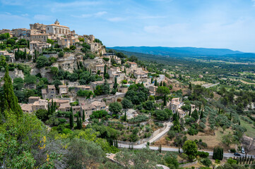 Fototapeta na wymiar View over the village of Gordes, Vaucluse, Provence, France. High quality photo