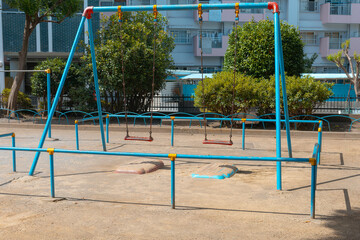 日本の公園のブランコ