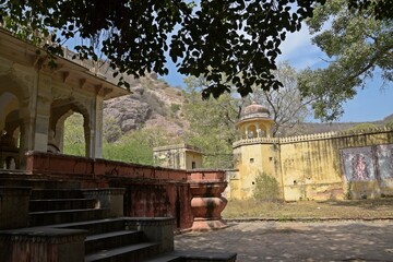 Fototapeta premium Gatore Ki Chhatriyan ( royal crematorium grounds ) , Jaipur, Rajasthan, India